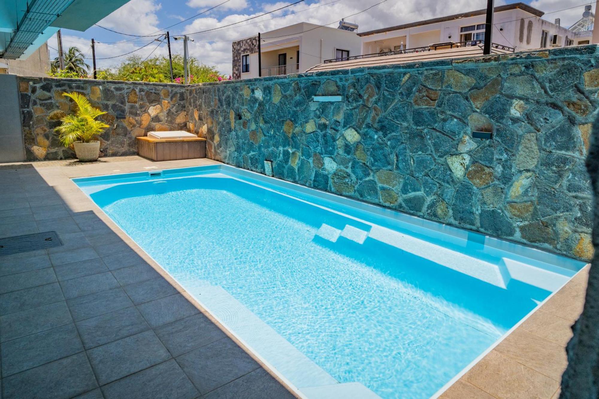 Driftwood Beach Apartment "Oasis In Paradise" Flic en Flac ภายนอก รูปภาพ